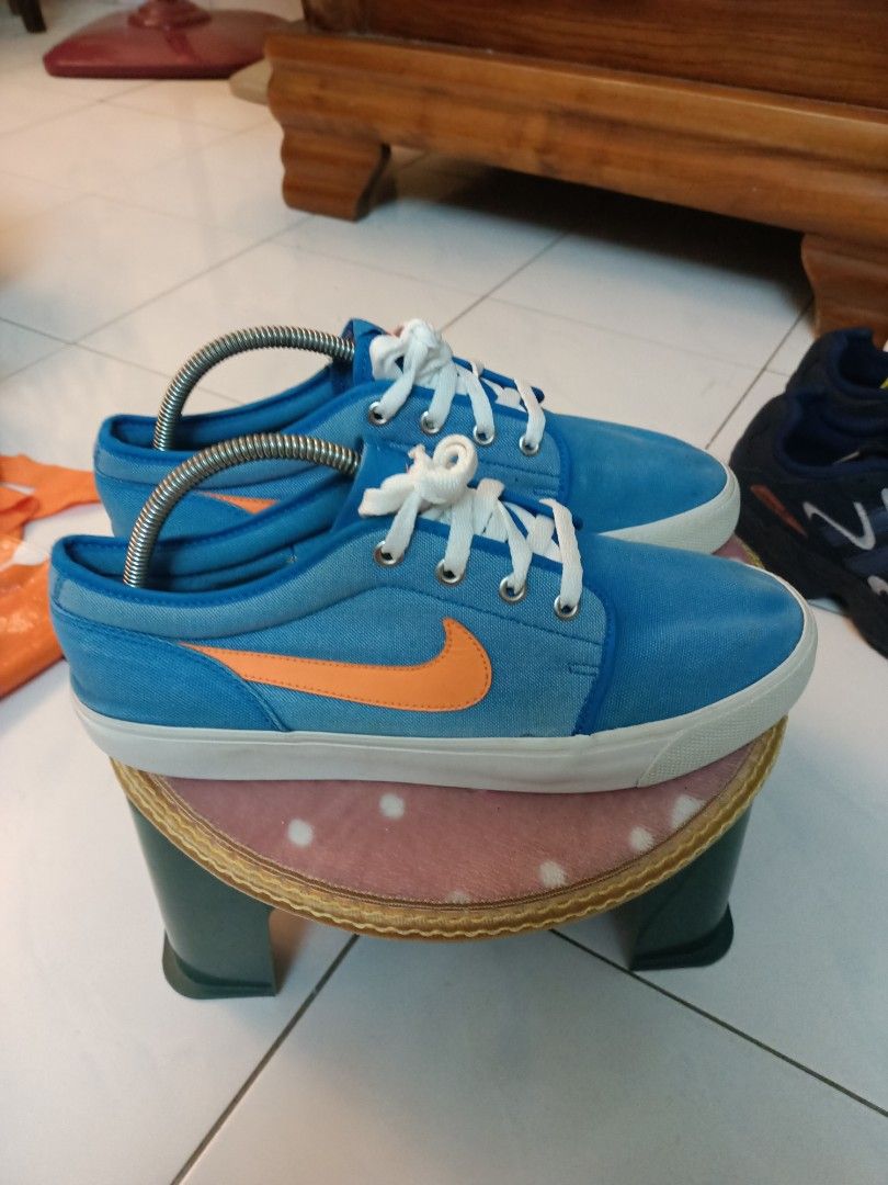 Nike Futslide Canvas Men s Fashion Footwear Sneakers on Carousell