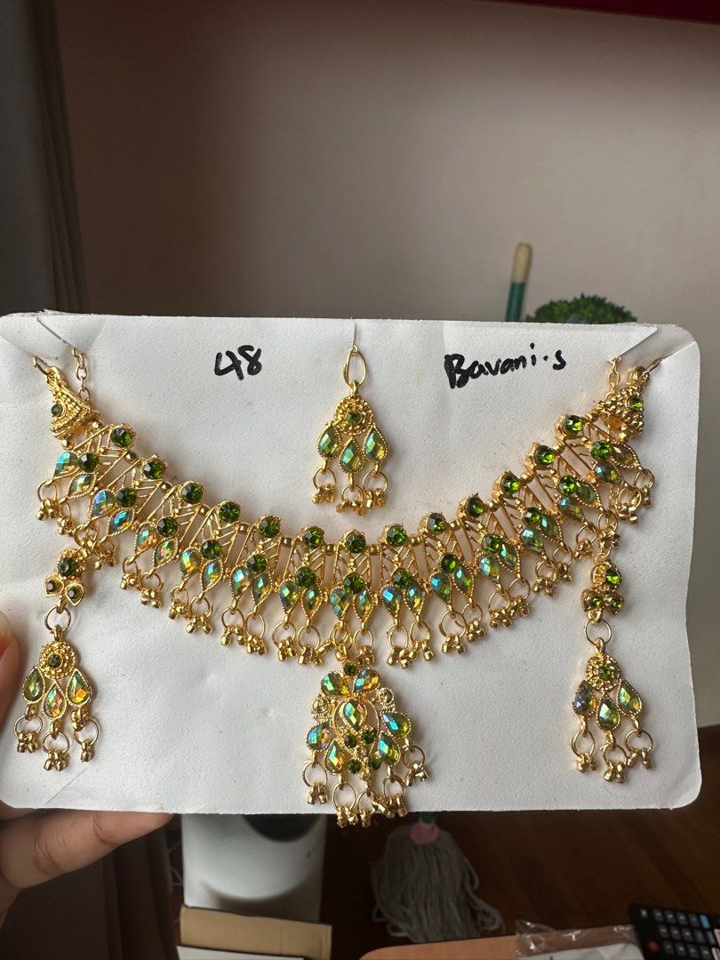 Olive green choker set with tikka Women s Fashion Jewelry