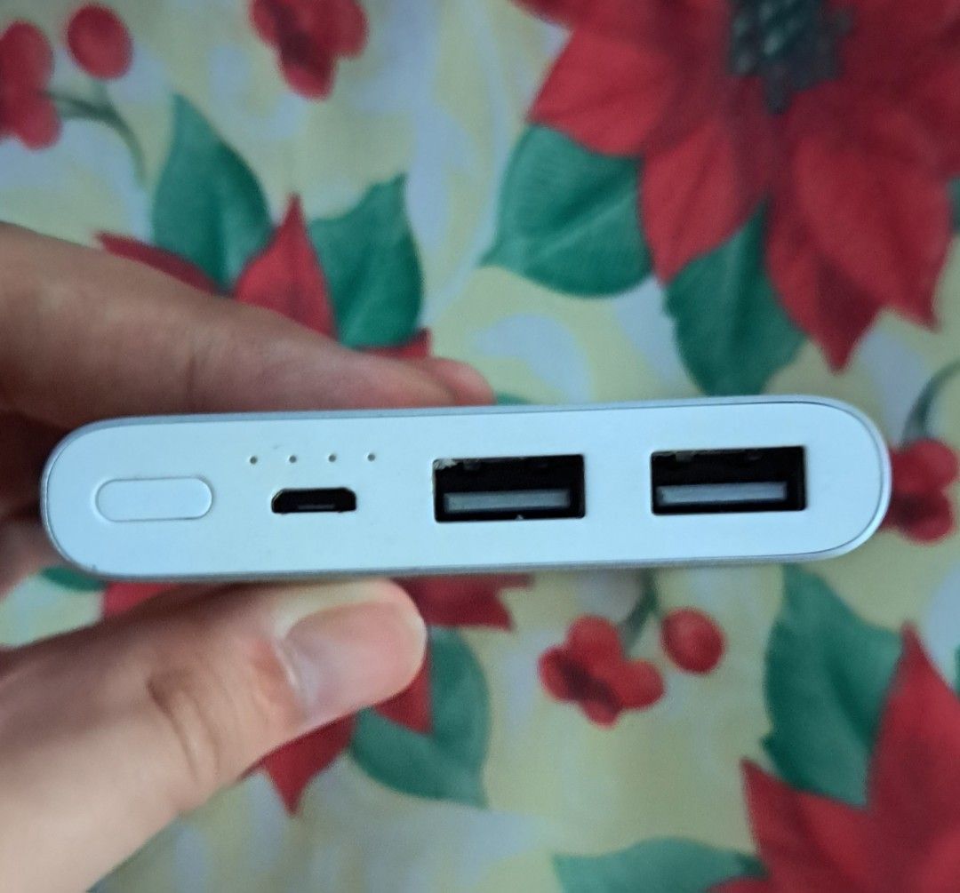 Power bank (for sale) (Category: Chargers) located in Rizal. Submitted by espinosajoshuadaniel (Listing ID 1284832256, Image 3). Description: capacity 10000mAh power bank good condition po siya.