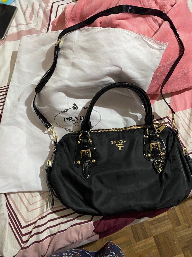 Prada made in Italy (Category: Tote Bags) located in Las Pinas. Submitted by nugets (Listing ID 1285054122, Image 2). Description: prada milano bought in Korea authenticy nớt guaranteed buy with code.