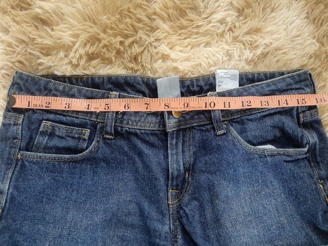 preloved H&M denim shorts (Category: Shorts) located in Naic. Submitted by JustRandomThings (Listing ID 1284868612, Image 2). Description: Preloved shorts pls manage your expectations W27-28 L10 ✨️LAST PRICE POSTED✨️ payment first policy if in doubt, do not buy SF NOT INCLUDED MOP: gcash paymaya Courier: J&T lalamove available for meetup around hillsview naic, tanza mcdo, tejero.
