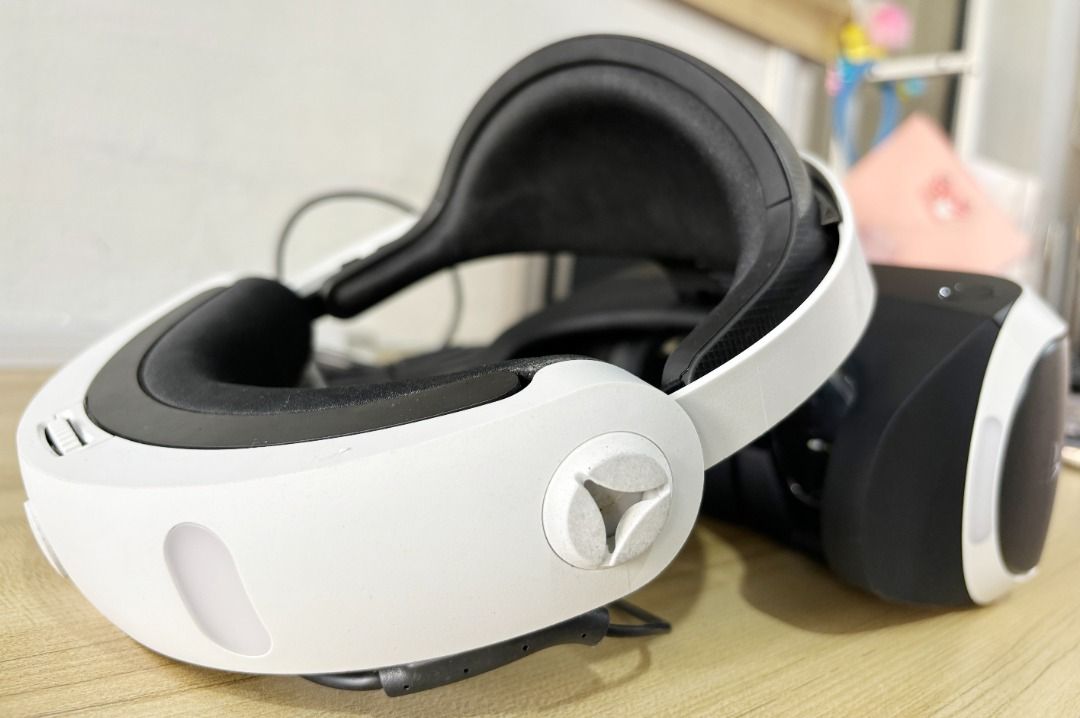 PS4 VR Gen2 with Free 2 x VR Games