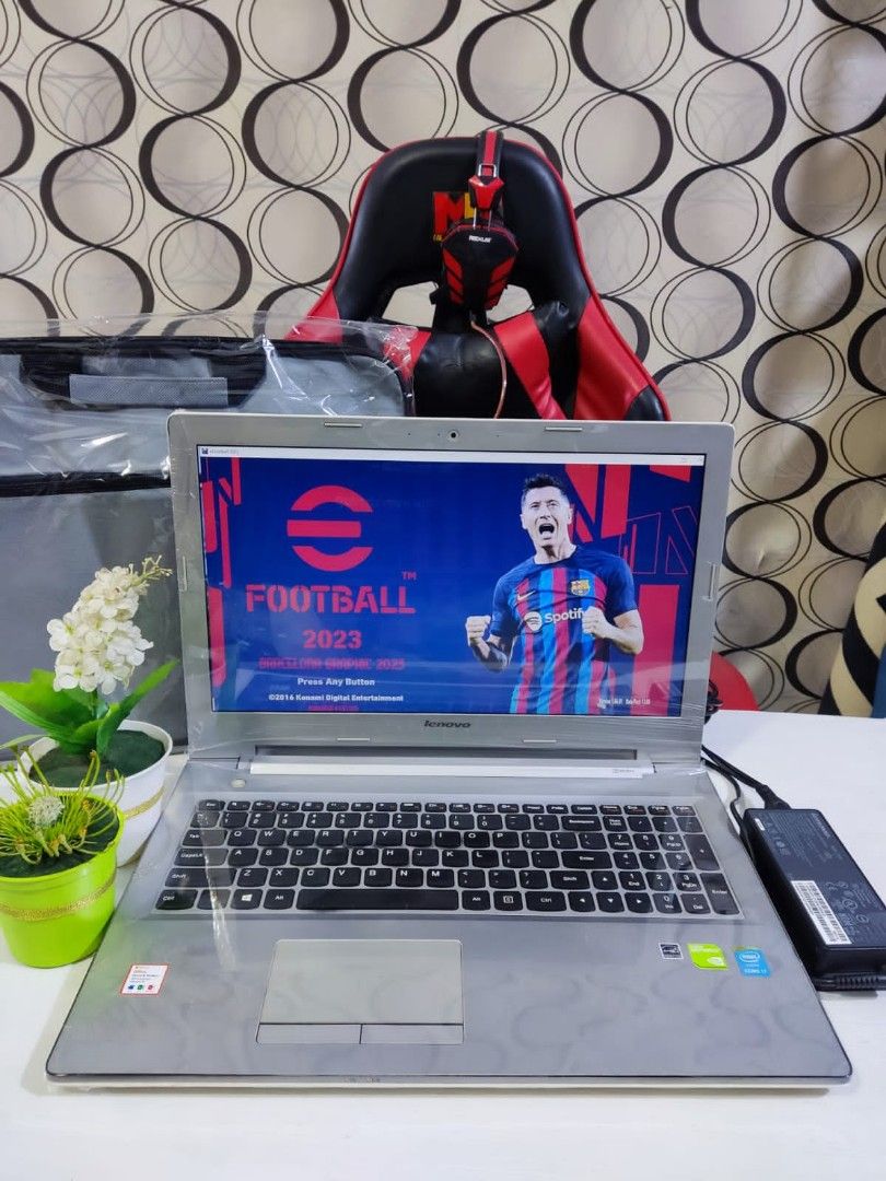[RAM 16GB] Laptop Gaming Lenovo Z50-70 Core i7 Ram 16Gb ssd 256Gb dual VGA  Nvidia Murah!