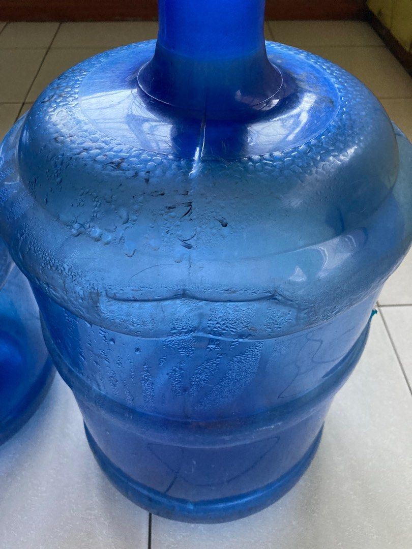 Round Water Gallon 2 pieces (Category: Water Purifiers & Dispensers) located in Manila. Submitted by daddythrifter (Listing ID 1284816901, Image 2). Description: 5 gallons Issue: one of the gallons has dent mark due to transport but no leaks.