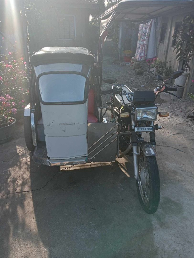 Rusi motorcycle discount with sidecar