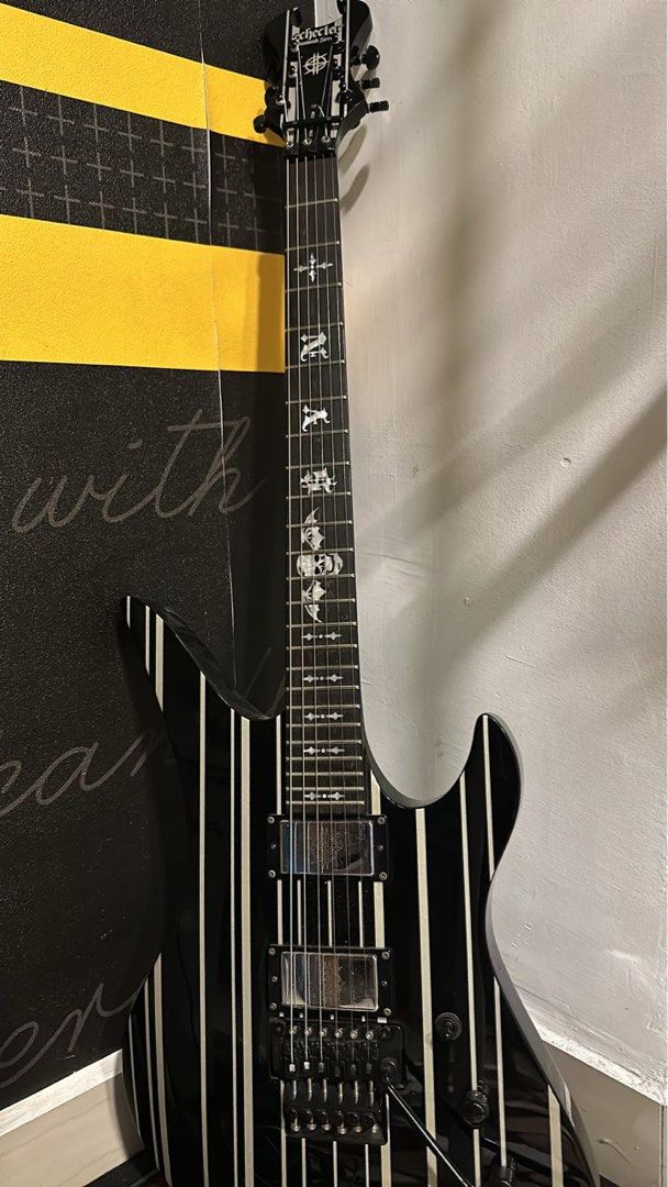 Synyster gates discount signature