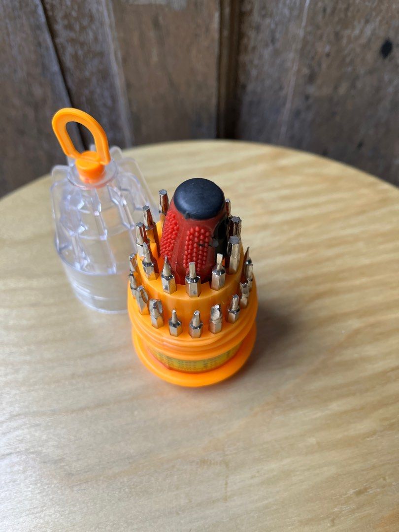 Screwdriver Set (Category: Construction Tools & Equipment) located in Marikina City. Submitted by gojrigo (Listing ID 1284835727, Image 2). Description: Screwdriver Set Used for small equipment. Can give this for free with if you want if you’re getting other listed items..