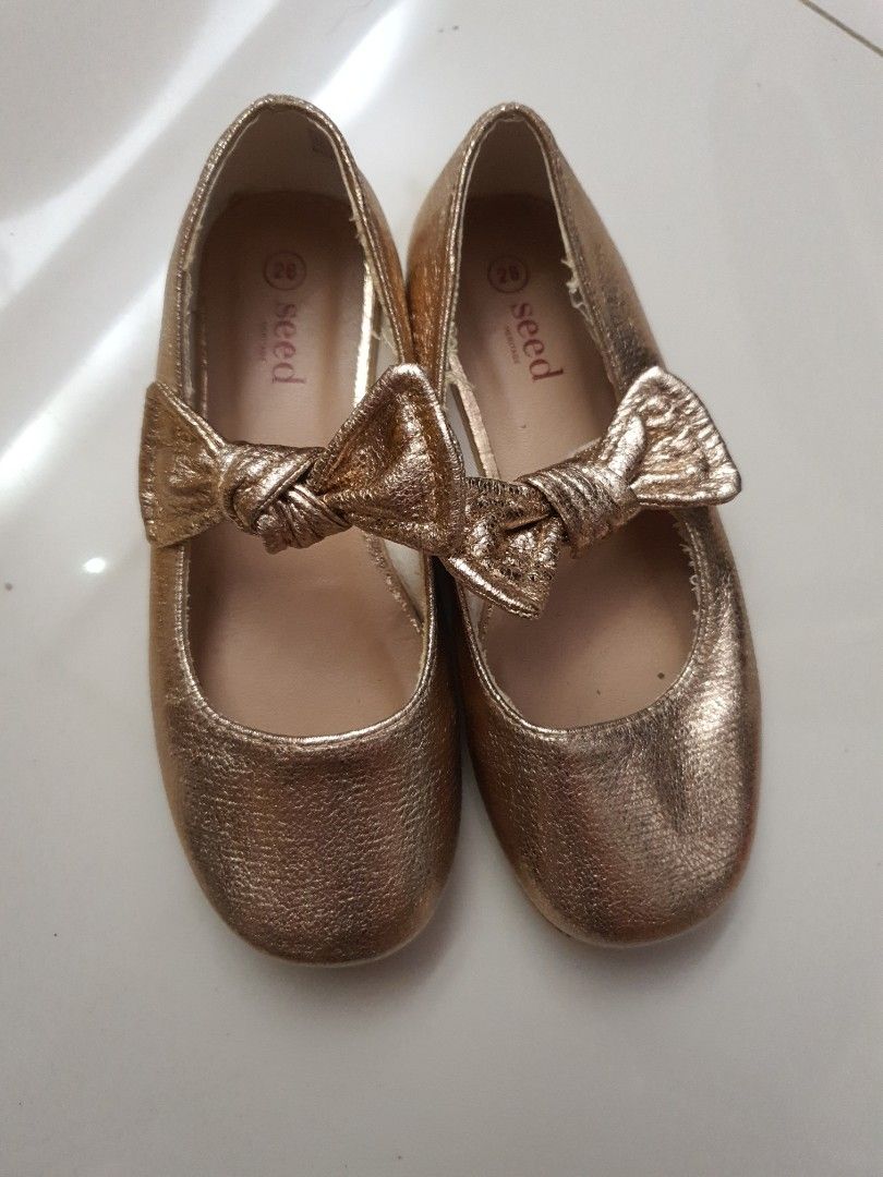 Gold flower girl best sale sandals