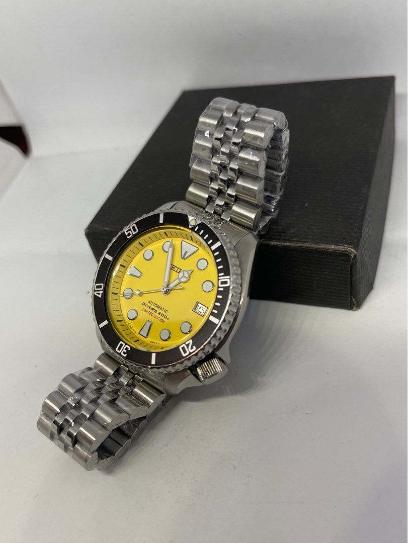 SEIKO MODIFIED (Category: Men's Watches) located in Subic. Submitted by joyclutter (Listing ID 1284832348, Image 3). Description: Seiko modified, like new with plastic OPEN FOR MEET UP AND DELIVERY.