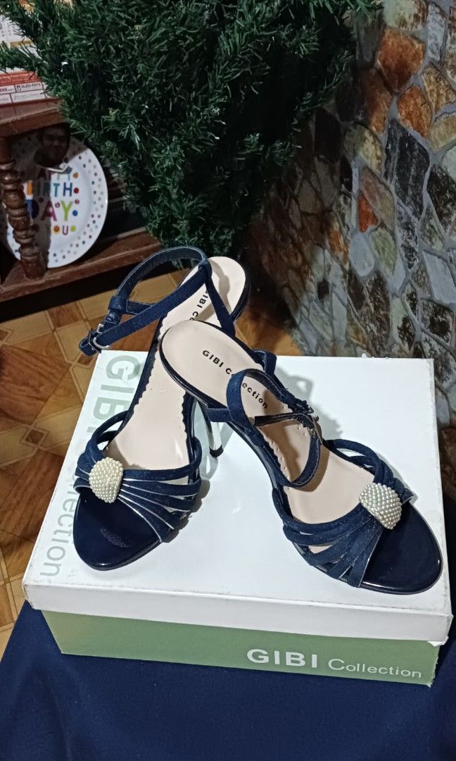 Navy blue best sale sandals size 5