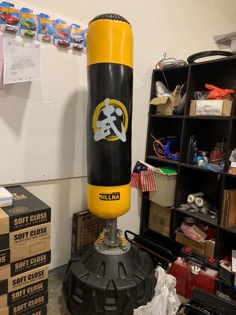 Gold s gym 2025 punching bag stand