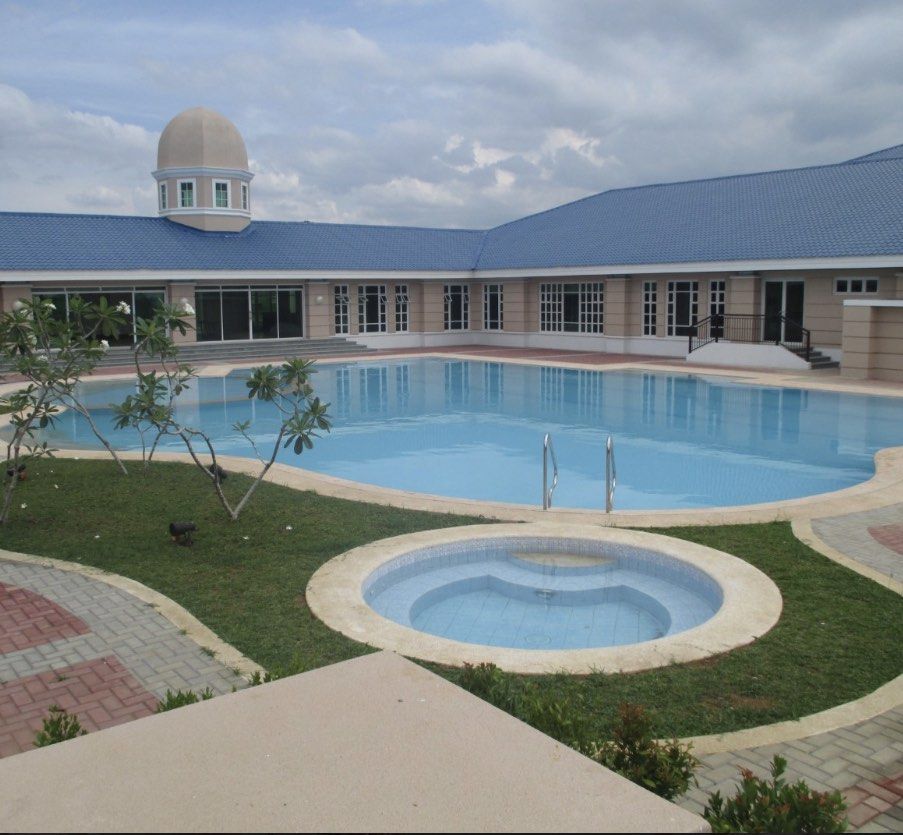 Summit Point Lipa (Brookside, Phase3) lot for sale (Category: Lot) located in Pasig City. Submitted by saltncaramel (Listing ID 1284926274, Image 2). Description: Lot for sale at Summit Point (Brookside Phase 3A Blk 14) 295sqm (end lot with easement) Actual photos posted Adjacent lot Lot Area: 164 sqm Payable for 2 years (10% DP) or cash with discount. Buyer will pay transfer fees, documentation and other fees. CGT will be paid by owner. Clean ti