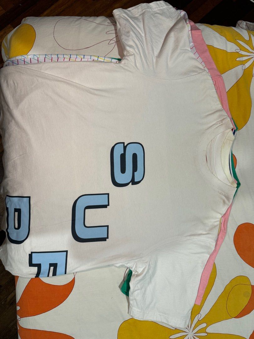 Stagger tee sales