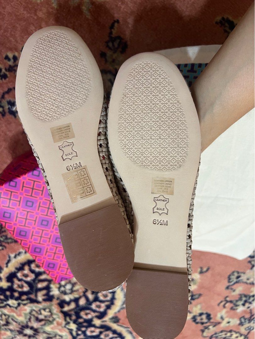 Tory Burch Woven Flats (Category: Flats & Sandals) located in Las Pinas. Submitted by krissystuff (Listing ID 1284863279, Image 3). Description: Never worn Too big on me.