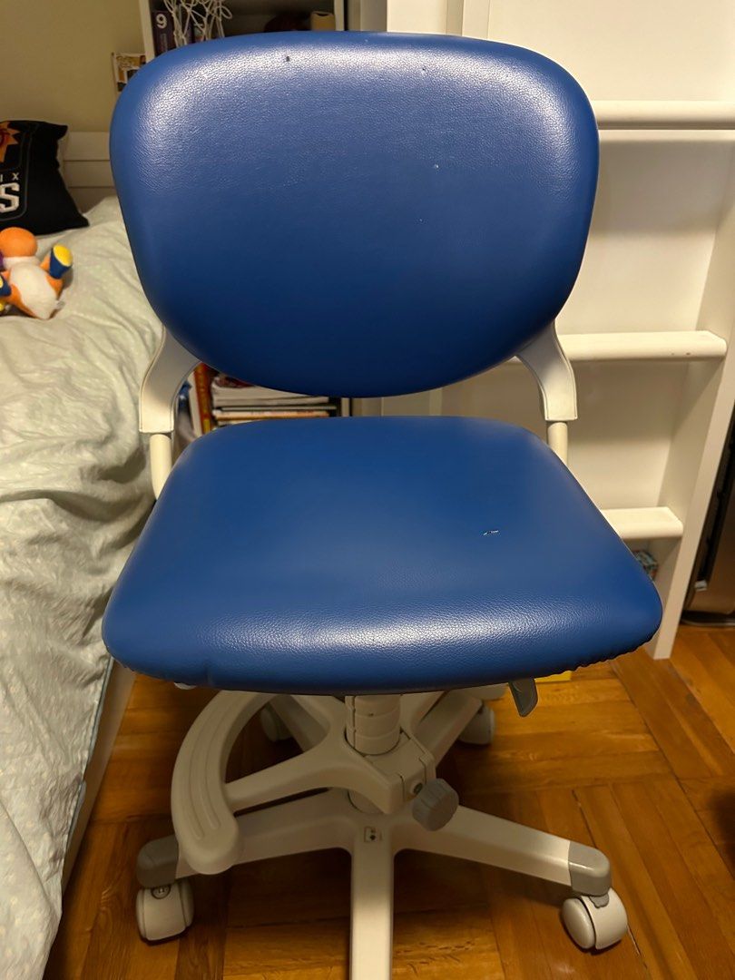 Okamura stella chair shop