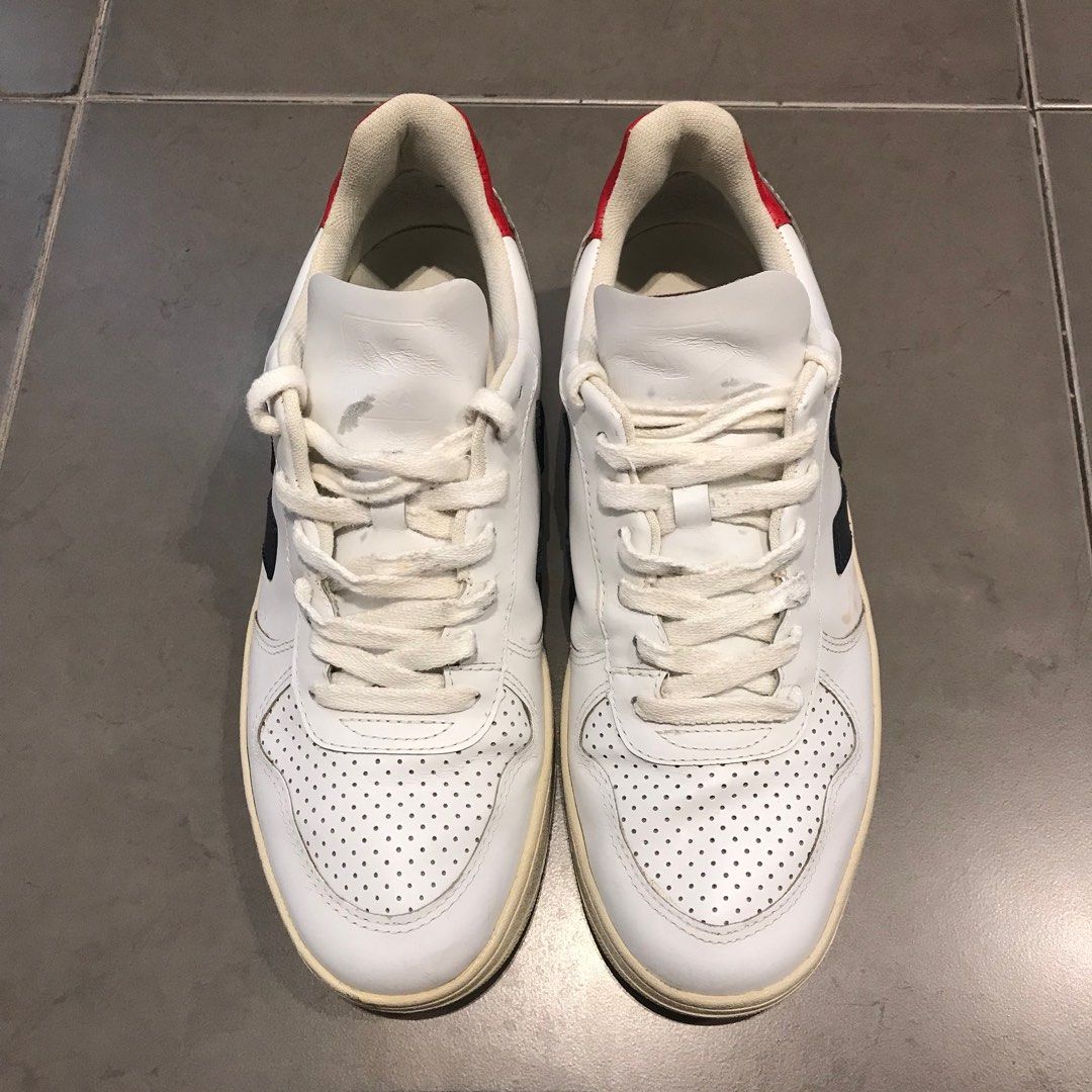 VEJA V 10 SIZE EUR 40 WOMENS US 9 OR MENS US 8