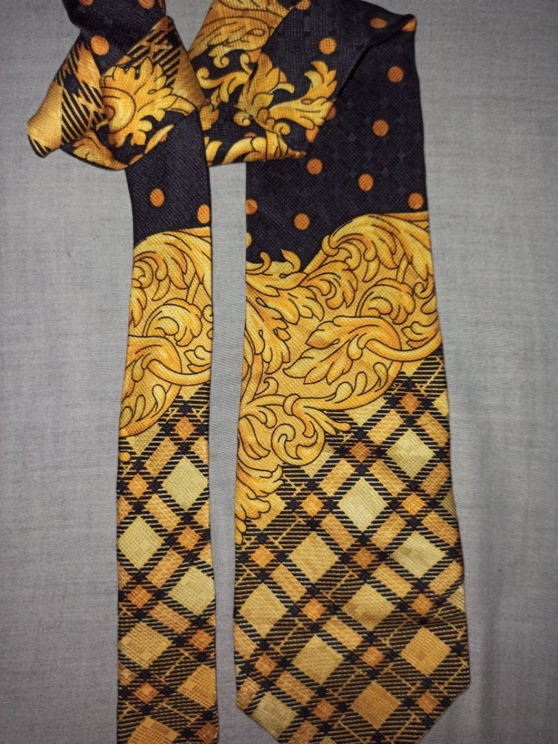 Versus Gianni Versace Necktie (Category: Luxury Apparel) located in Taguig. Submitted by inzanne.vesture (Listing ID 1284848739, Image 2). Description: Vintage Gianni Versace Necktie 100% Seta Soie-Silk Made in Italy PHP 900 - Makati City.