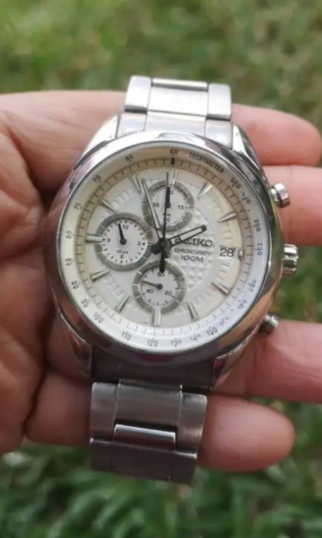 Vintage seiko white chronograph watch (Category: Men's Watches) located in Manila. Submitted by clovergold888 (Listing ID 1284861868, Image 2). Description: Vintage seiko chronograph watch.. Fresh and great good working condition..