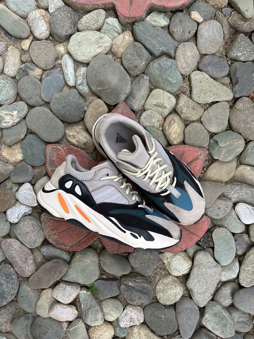 Yeezy 700 size 10.5 shop
