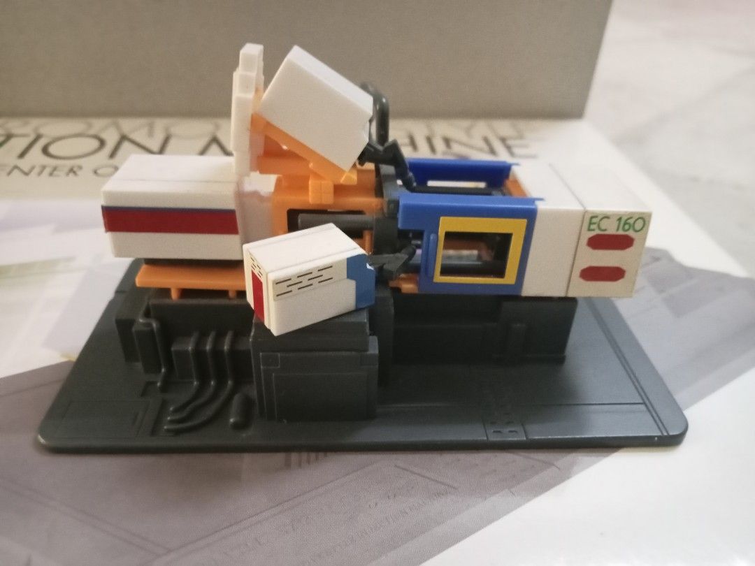 1/60 ElectroMotive Style Injection Machine ( Bandai Hobby Center ...