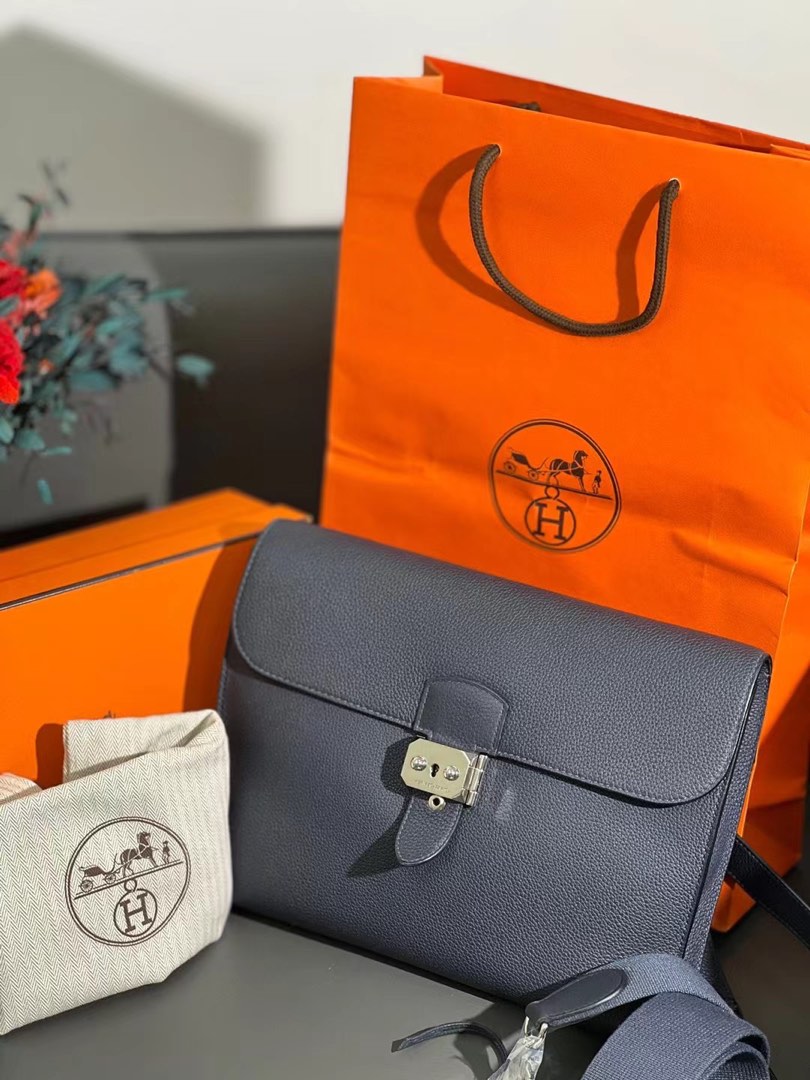 Authentic Hermes Sac A Depeches 29 Luxury Bags Wallets on