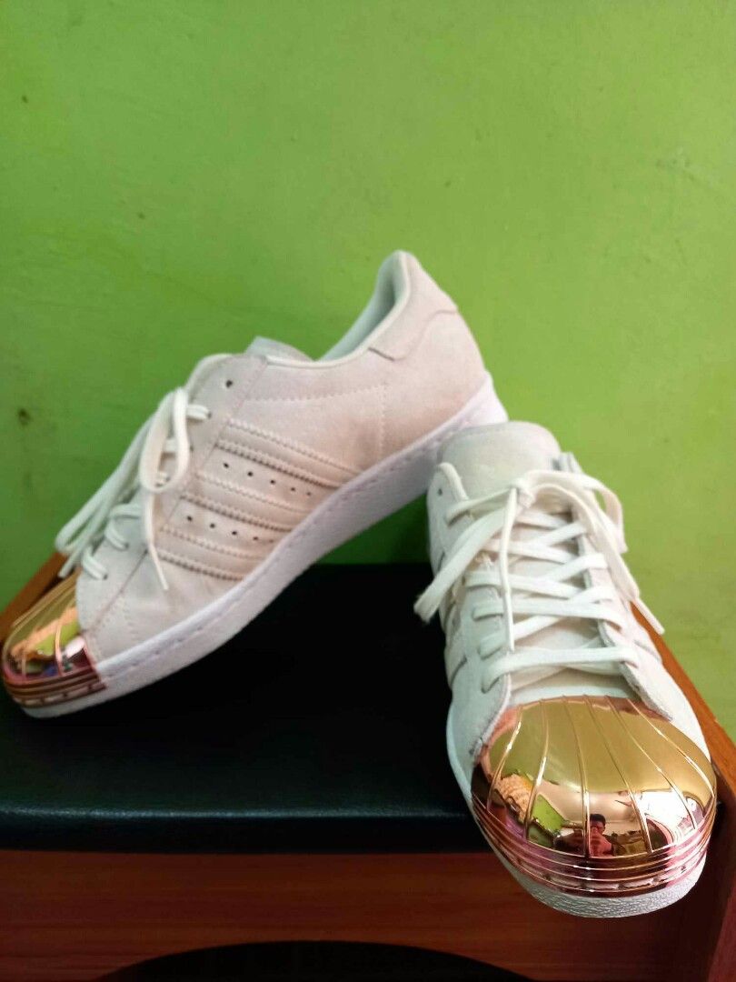 Original superstar metal toe beige top