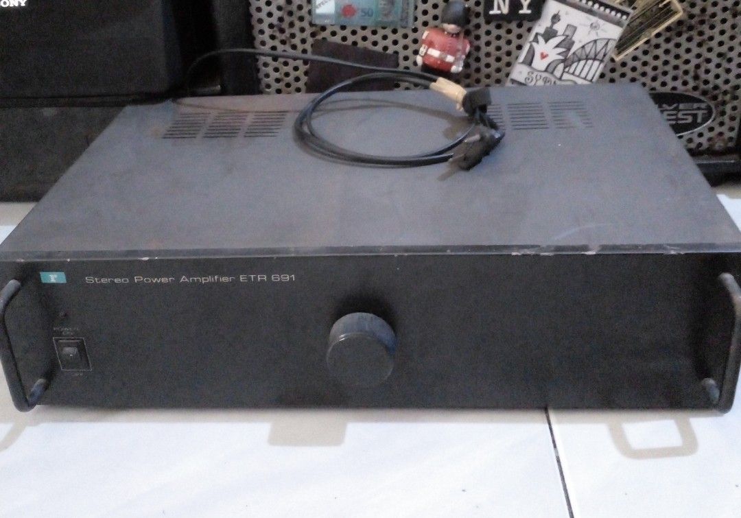 Power Amply rakitan jadul kondisi hidup tapi g keluar suara khusus cod