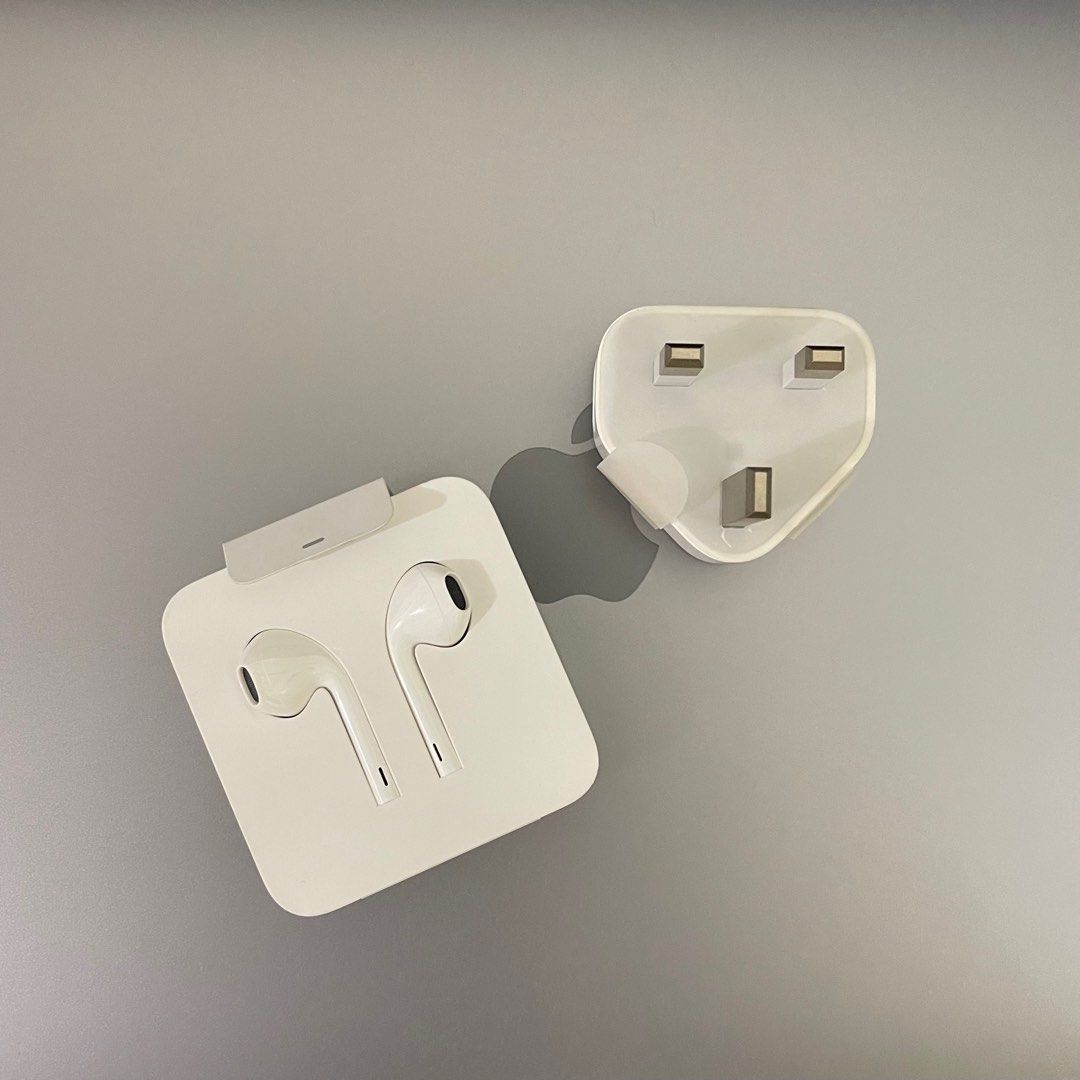 APPLE LIGHTNING EARPODS AND 5WATTS ADAPTOR (Category: Headphones & Headsets) located in Pasig City. Submitted by preloved_by_g (Listing ID 1285097656, Image 1). Description: FEB SALE 🧨 Get these both for only 1200 ORIGINAL AND BRAND NEW APPLE EARPODS WITH LIGHTNING CONNECTOR AND 3-PIN USB POWER ADAPTOR (AS FREEBIE) MONEY BACK IF PROVEN FAKE!!!!!!!! .