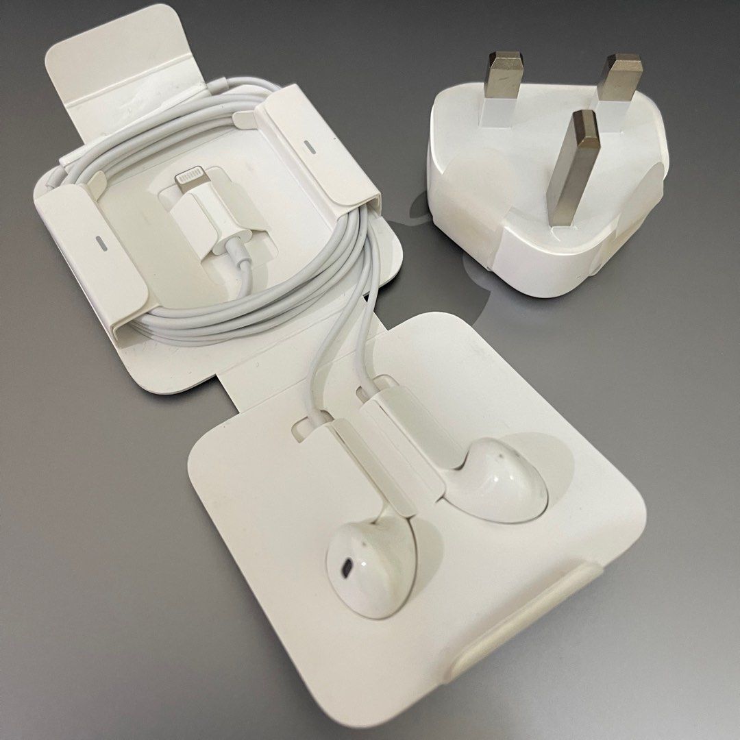 APPLE LIGHTNING EARPODS AND 5WATTS ADAPTOR (Category: Headphones & Headsets) located in Pasig City. Submitted by preloved_by_g (Listing ID 1285097656, Image 3). Description: FEB SALE 🧨 Get these both for only 1200 ORIGINAL AND BRAND NEW APPLE EARPODS WITH LIGHTNING CONNECTOR AND 3-PIN USB POWER ADAPTOR (AS FREEBIE) MONEY BACK IF PROVEN FAKE!!!!!!!! .