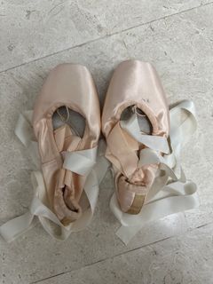 Children's pointe shoes sales