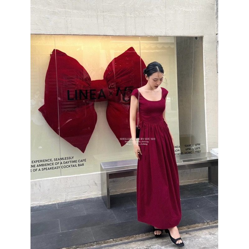 Red daytime dress shop