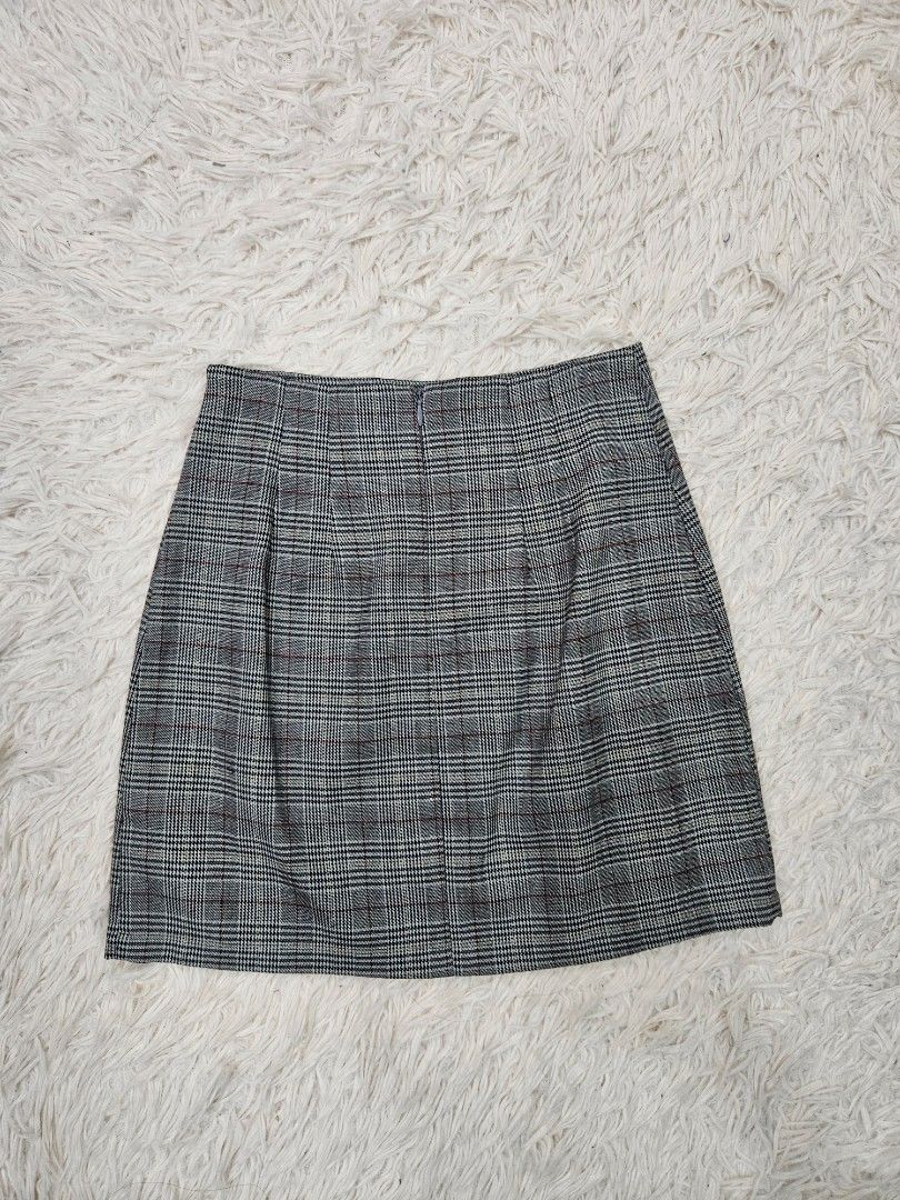 Brandy melville sales grey plaid skirt