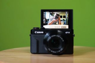 Canon G7X MARK II, Photography, Cameras on Carousell