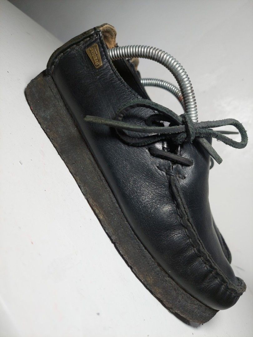 Clarks wallabees store size 5