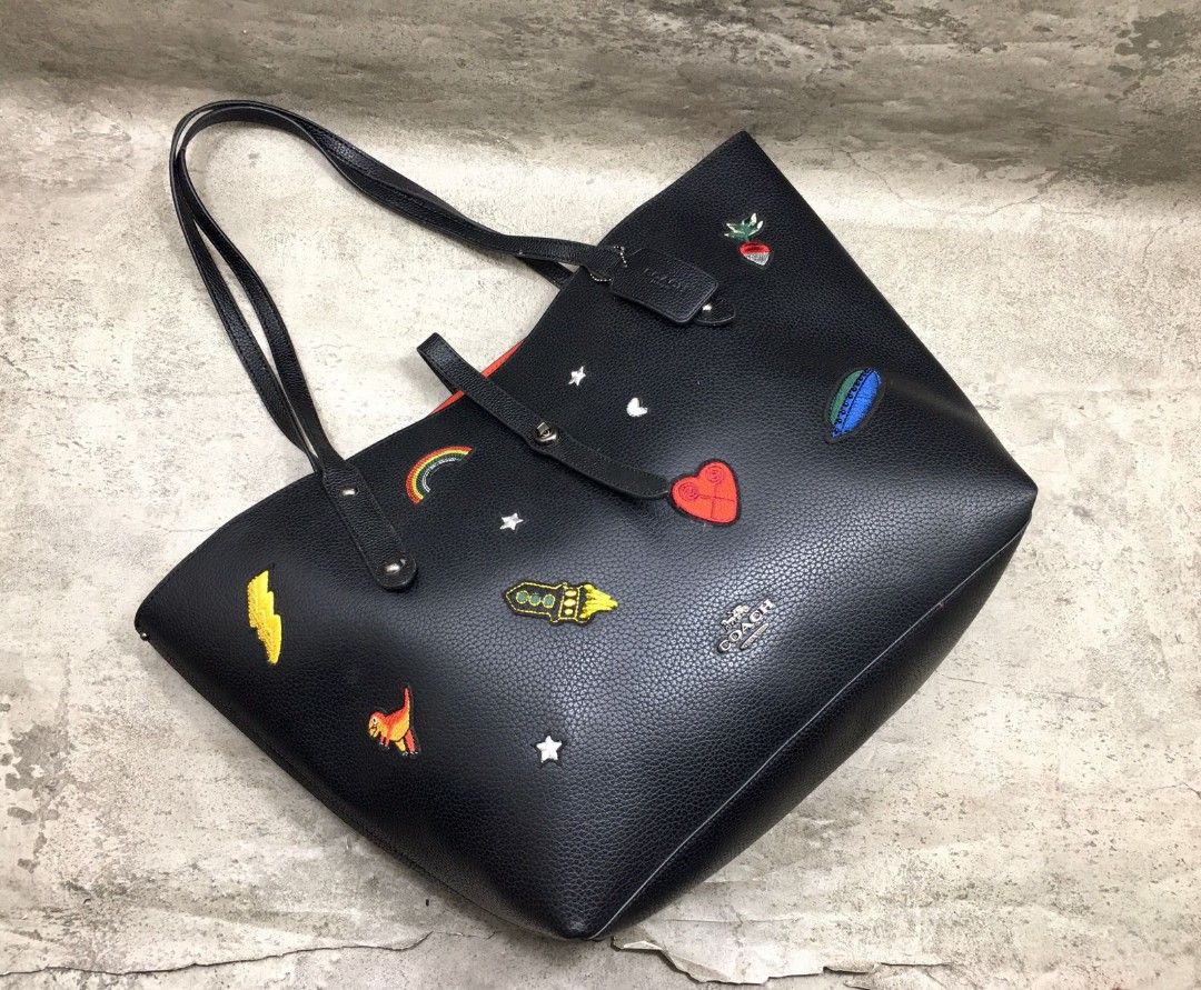 Coach market tote with souvenir embroidery clearance