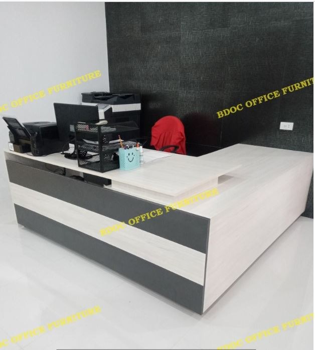 color white managers table with gray lining / office partition / office ...