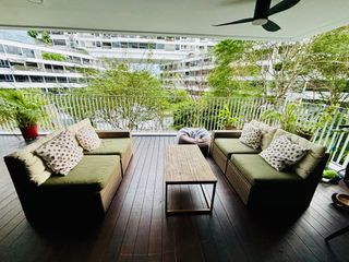 (Category: ) located in . Submitted by singapore_21 (Listing ID 1285124628, Image 1). Description: .