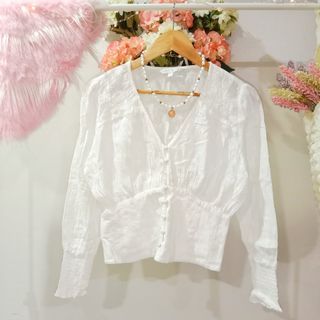 Dainty Long-sleeved Blouse