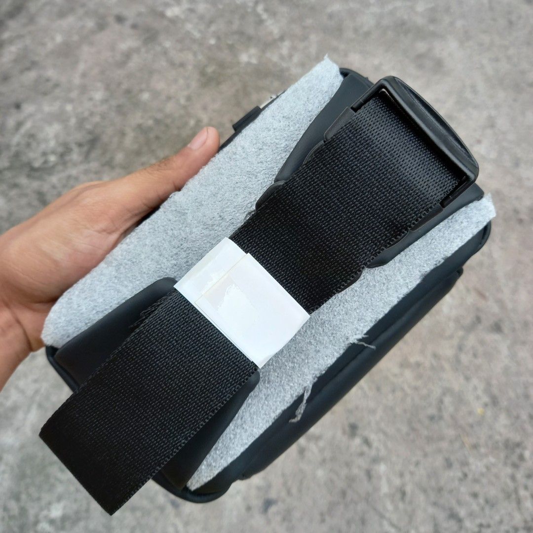 Essentials Black Fanny Pack / Belt Bag (Category: Belt bags, Clutches and Pouches) located in Manila. Submitted by mlcrln (Listing ID 1285078775, Image 3). Description: Location: Tondo, Manila / South Caloocan Mode of Payment: Gcash or Online Banking for Online Transaction We also accept Meet-Up every weekends within this area: SM Manila, LRT 5th Avenue, Tondo Church or SM San Lazaro KINDLY MESSAGE ME FOR ANY INQUIRIES, THANK YOU! 👌.