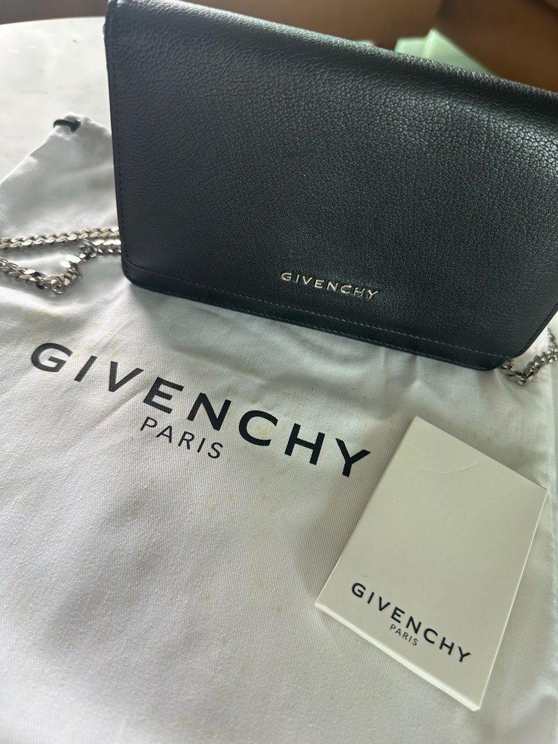 Wallet on chain top givenchy