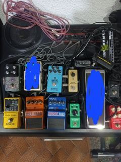 Guitar Effects and Pedalboard for sale