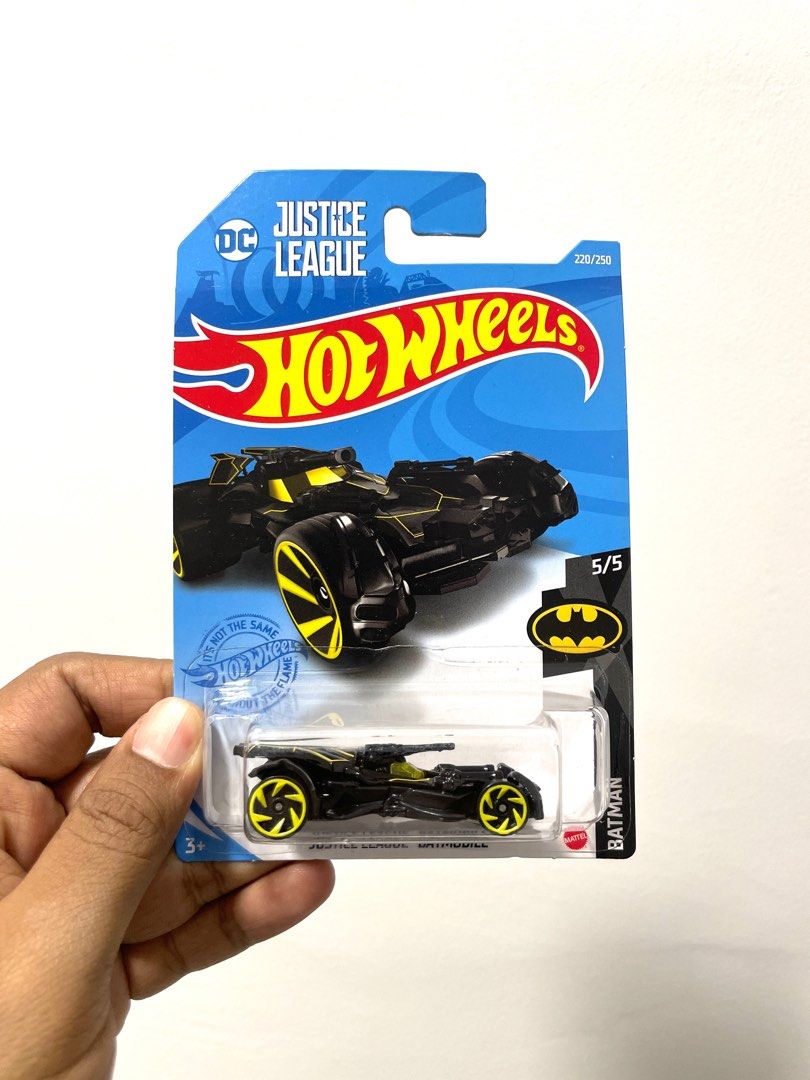 Hot Wheels Mainline 2021 Justice League Batmobile 220 650 RTH