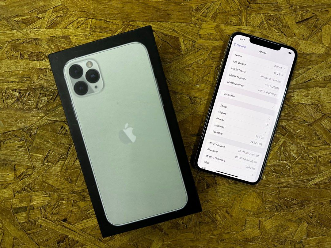 iPhone11ProMax シルバー 256GB SIMフリー