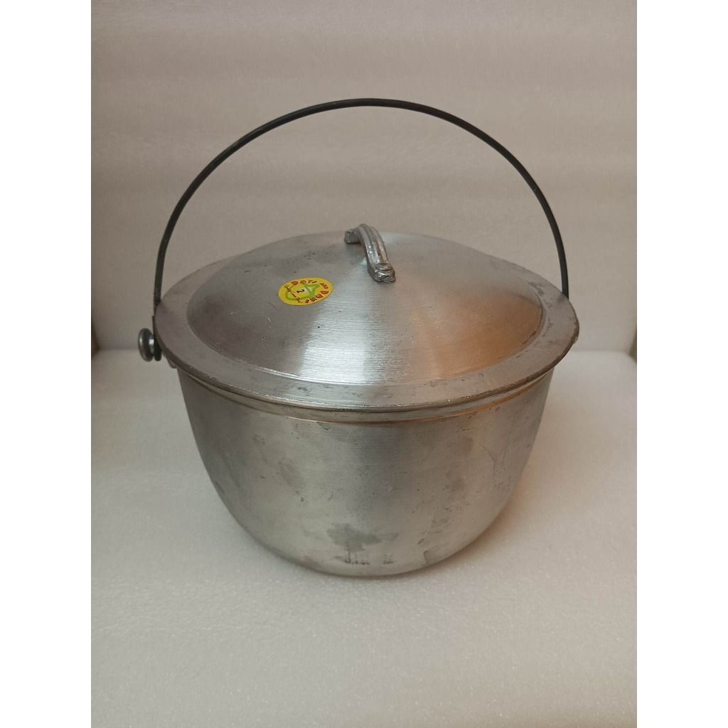 Kaldero Swing Handle #3/Stainless Rice Pot Oldstyle/Large (Category: Other Kitchenware & Tableware) located in Quezon City. Submitted by trustrade86136 (Listing ID 1285060850, Image 3). Description: "Kaldero Swing Handle #3 Good for 3 to 4 person Diameter : 8.4 inches Height : 4.5 inches Capacity : Can cook up to 1 kilo of rice" **FOR BULK(Y) ITEM PURCHASE (ITEMS THAT MAY NOT FIT 30 X 40CM POUCHES), PLEASE CHOOSE NINJAVAN / BLACK ARROW OWN PACKAG