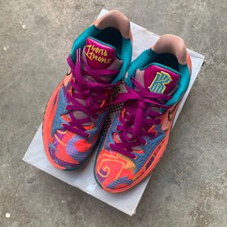 Kyrie 4 mismatch store