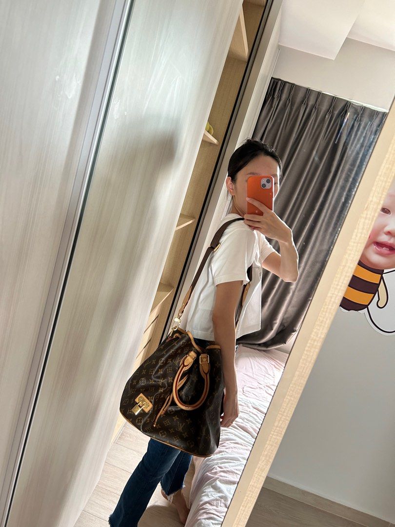 Vuitton bucket cheap