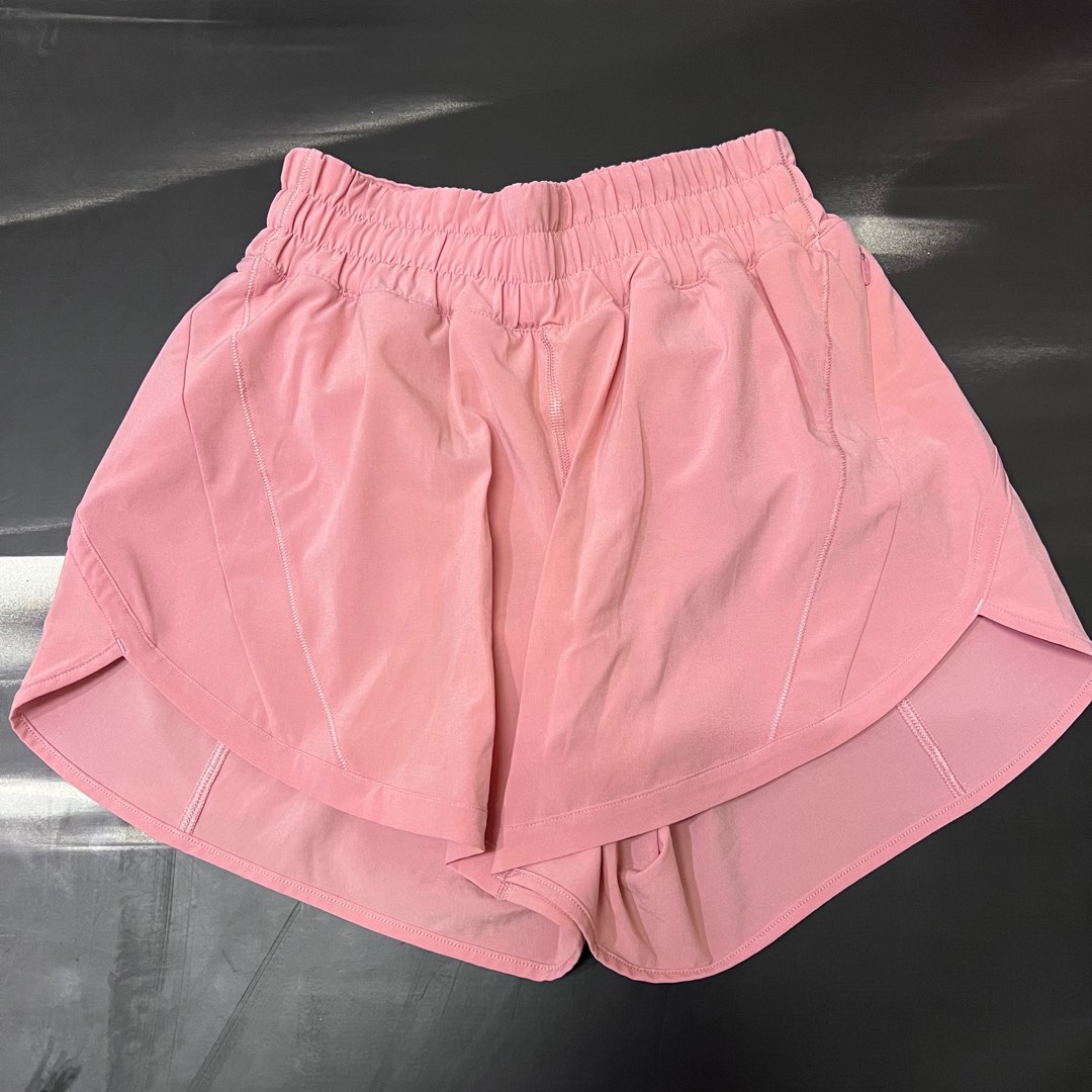 Lululemon Track That Mid-Rise Lined Short 5”, 女裝, 運動服裝- Carousell