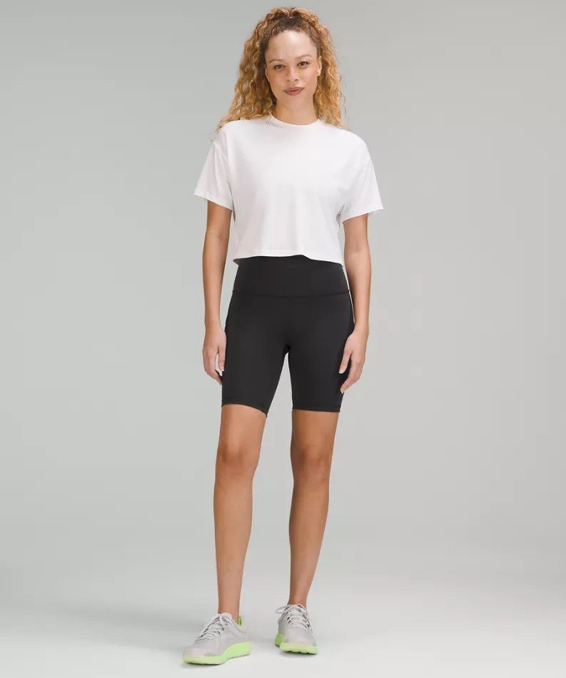 Lululemon, Size 4, Short, Black + White