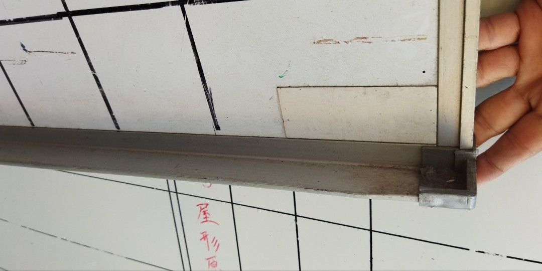 Magnetic White Board (36" x 48") (Category: Office Furniture & Fixtures) located in Pasay City. Submitted by marineljapansurplus (Listing ID 1285170388, Image 3). Description: Magnetic White Board Heavy Duty 36 x 48 inches (90 x 120 cm) With aluminum frame Me sabitan at lagayan na Ng marker & eraser Mabigat, solid ( hindi ampaw) Price: ₱800 Location: Cabrera, Pasay City.