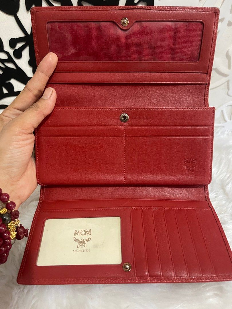 Mcm long wallet orig (Category: Luxury Bags & Wallets) located in Calamba. Submitted by angelspetdogs (Listing ID 1285074124, Image 3). Description: Original mcm long wallet in good condition.